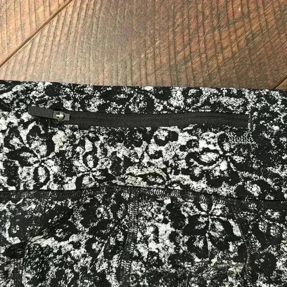 Lululemon Pace Revival Crop Legging 22” - Picture 12 of 13